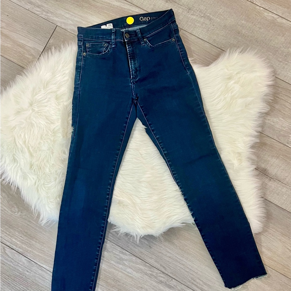 GAP | Classic Raw Hem High-Rise Slim Straight Denim Blue Jeans (28/6)